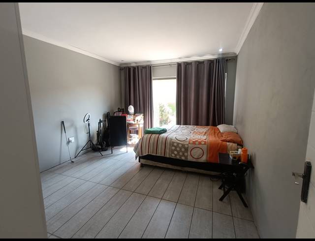 4 BEDROOM HOUSE FOR SALE IN VANDERBIJLPARK SE 8
